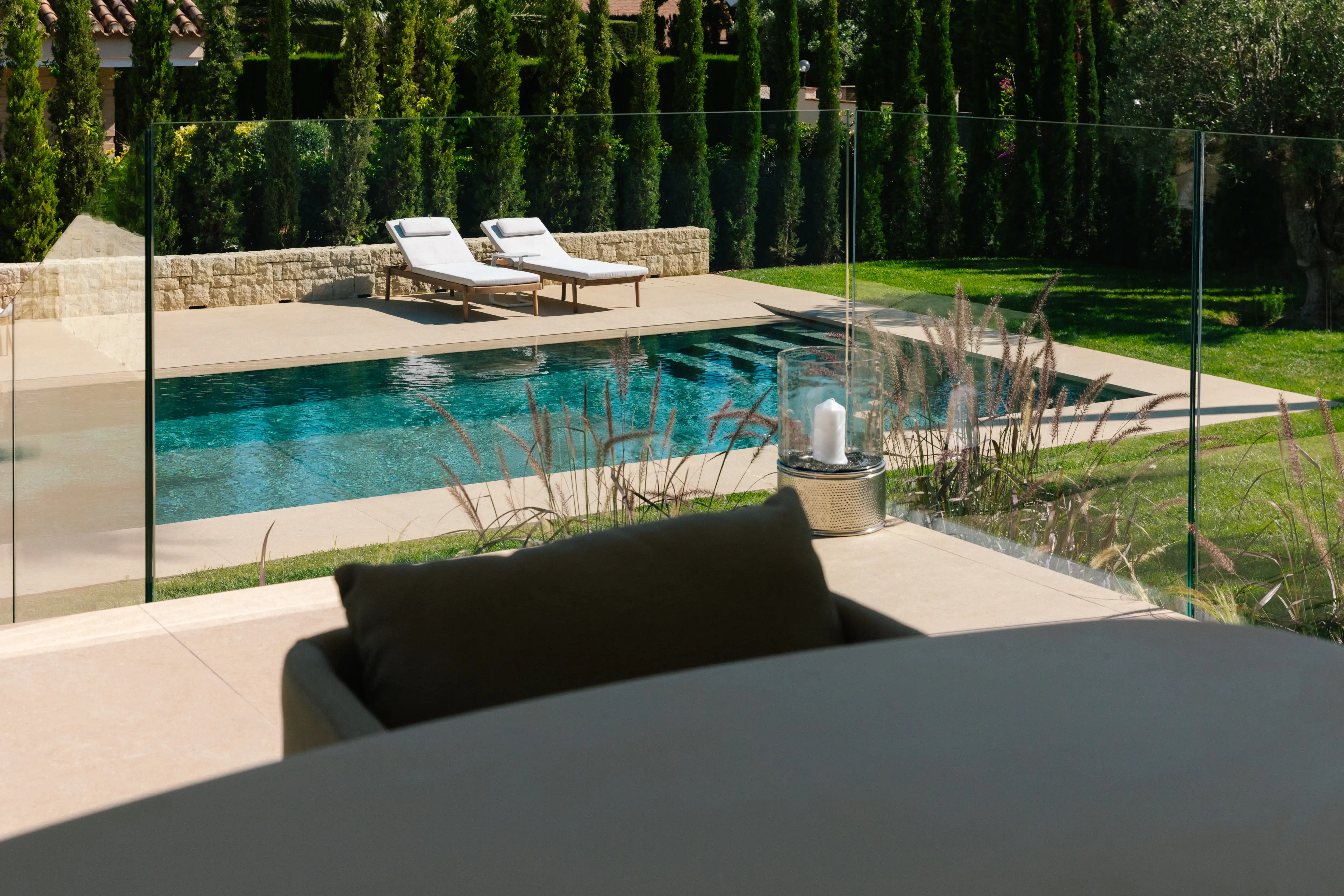 Outdoor terrace and pool area after rénovation de villa in Campolivar Valence image 1