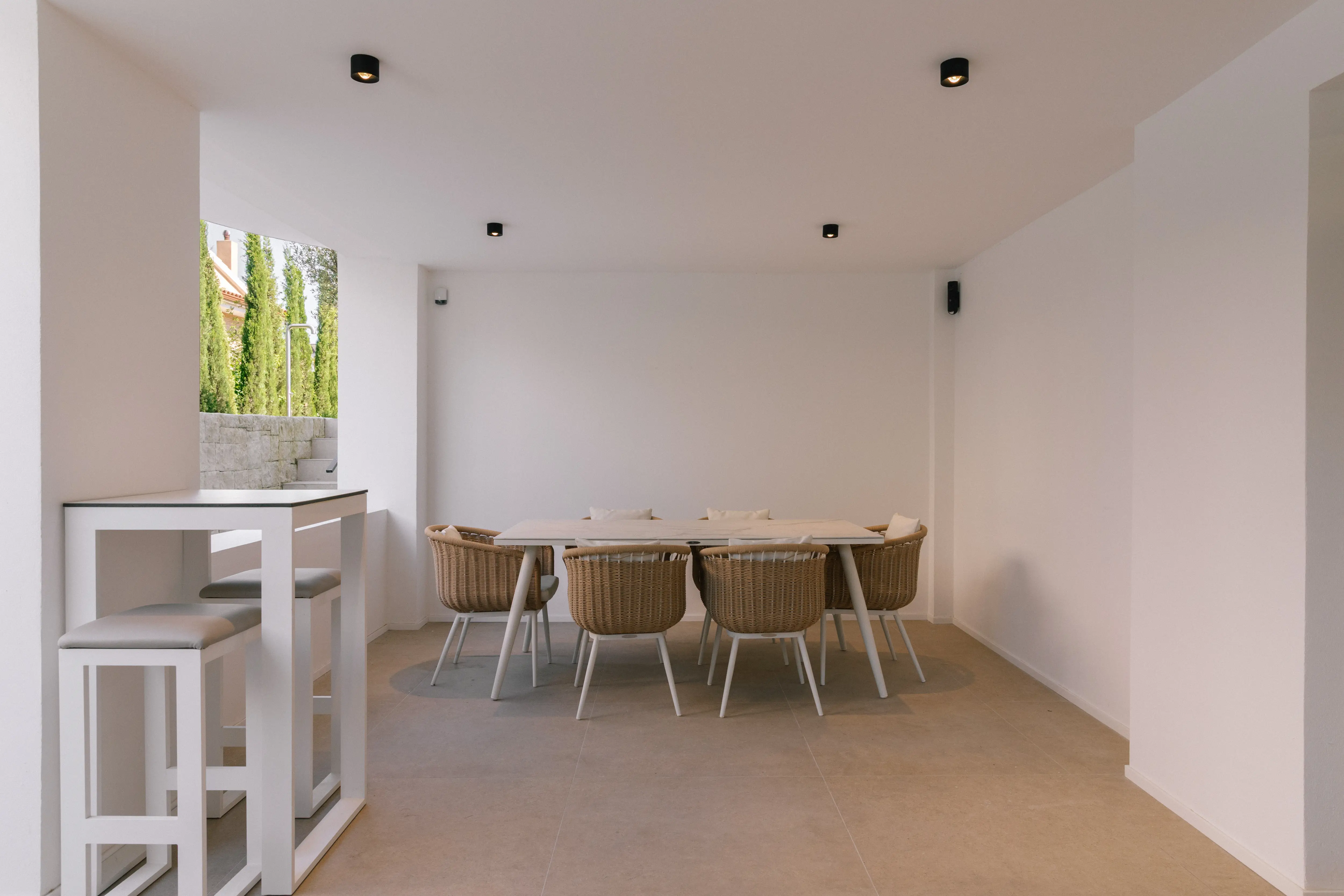 Outdoor terrace and pool area after rénovation de villa in Campolivar Valence image 73